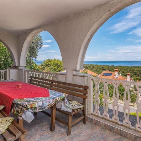 Lovely Apartment In Mali Losinj With Kitchen Εξωτερικό φωτογραφία