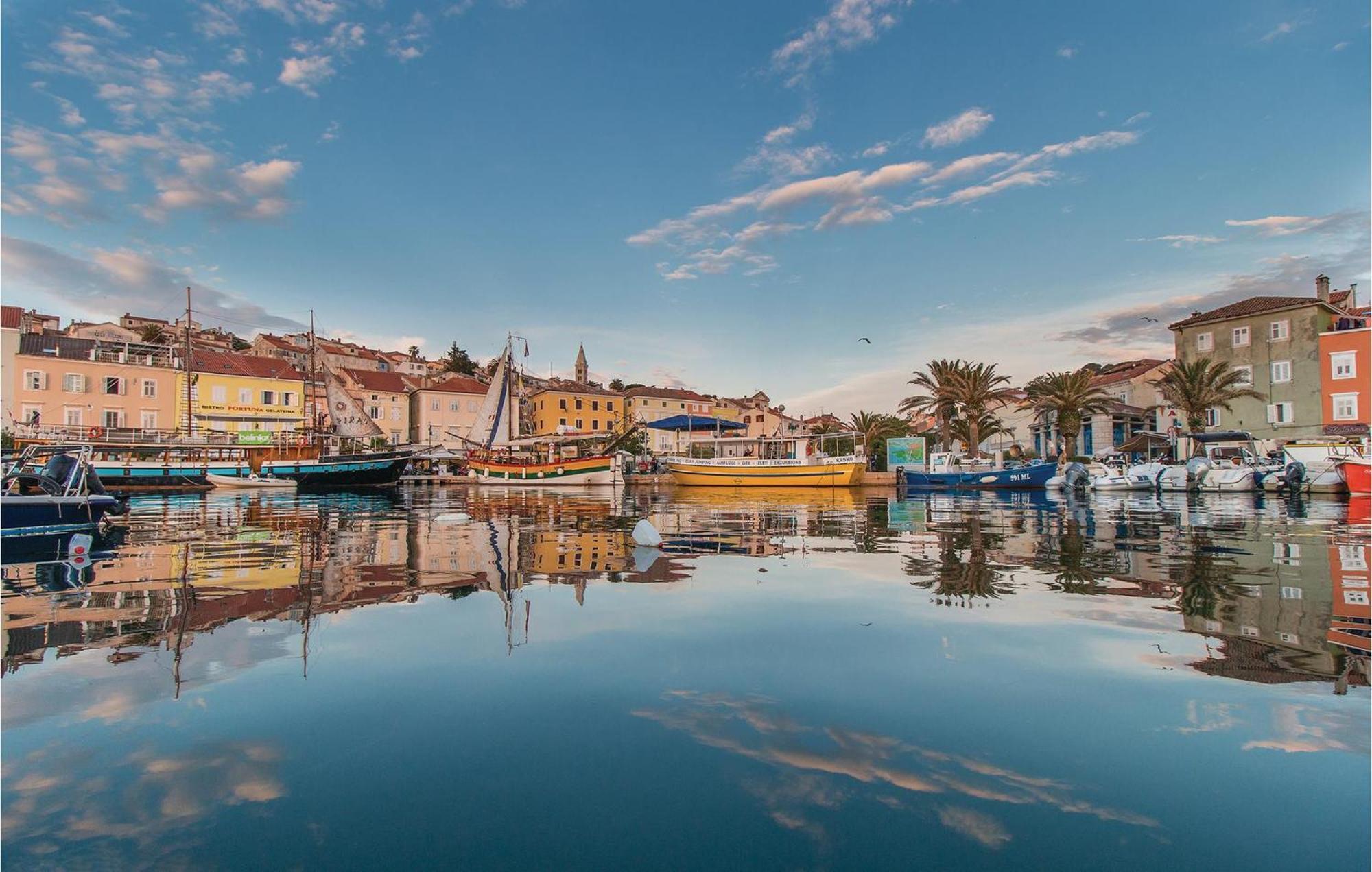 Lovely Apartment In Mali Losinj With Kitchen Εξωτερικό φωτογραφία
