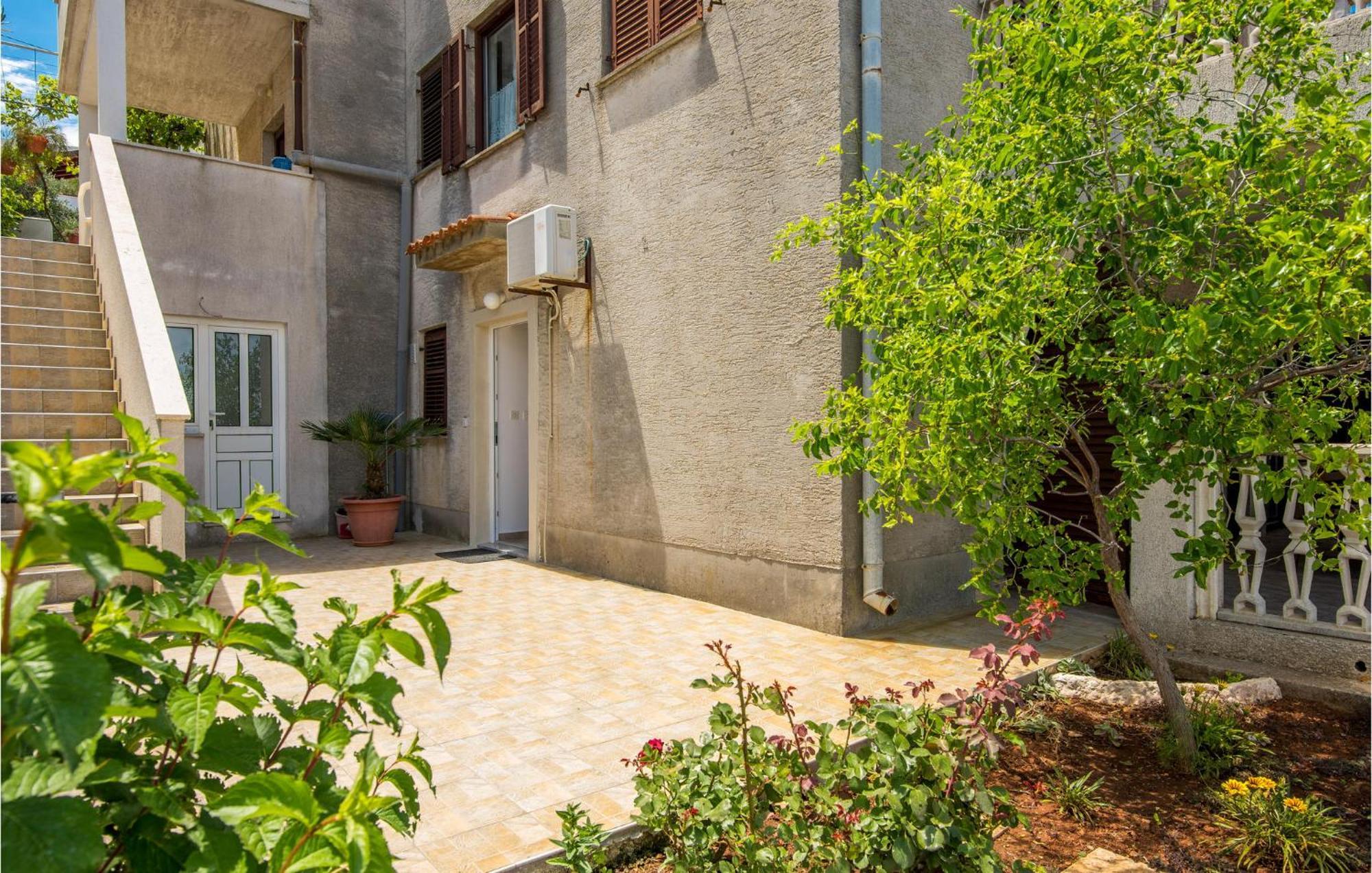 Lovely Apartment In Mali Losinj With Kitchen Εξωτερικό φωτογραφία